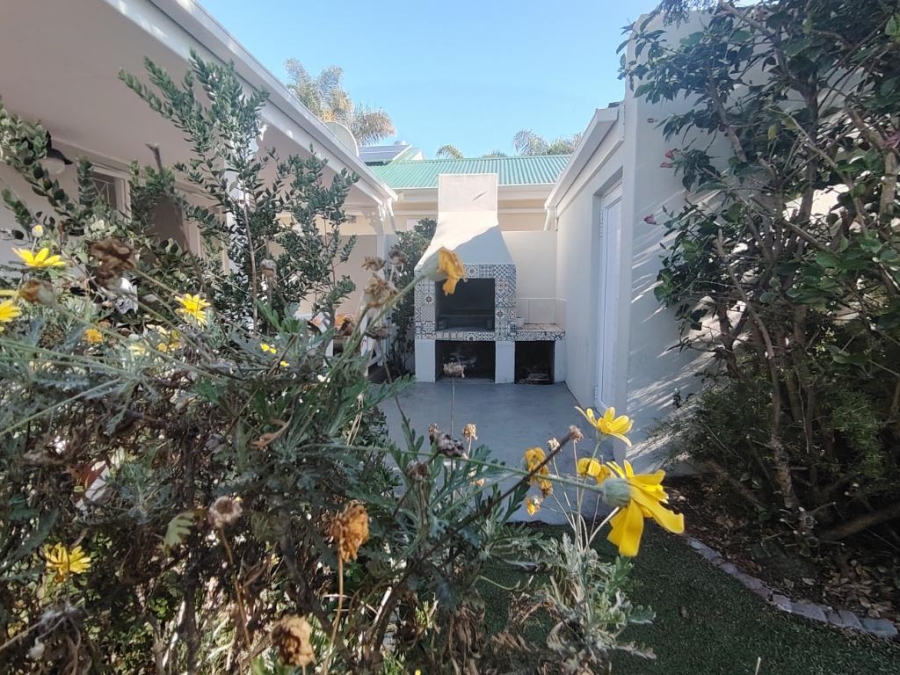 4 Bedroom Property for Sale in River Club Western Cape